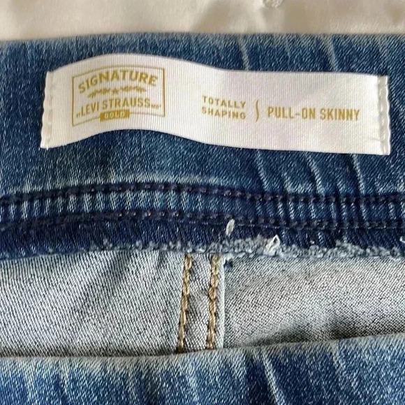 Signature by Levi Strauss Pull-On  Skinny Jeans sz 26 L - Picture 6 of 8